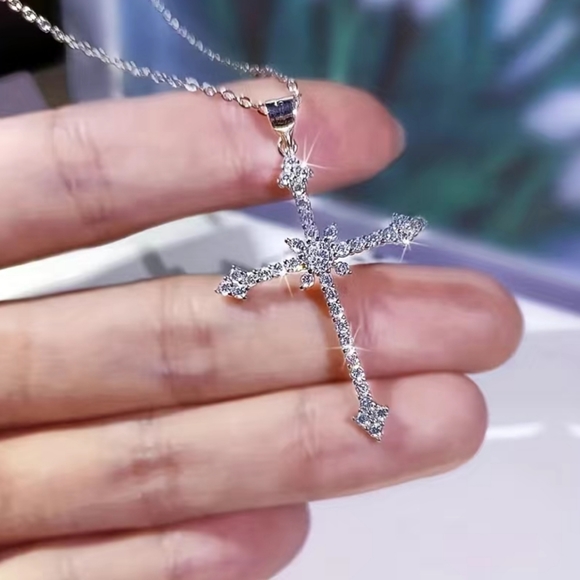 NEW Sparkling Rhinestone Cross Silver Necklace - Picture 6 of 8